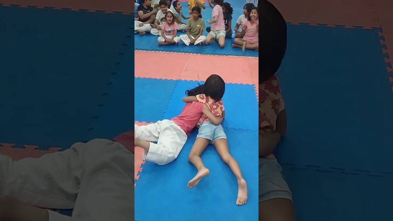 2 little girls Practice for Grappling Fight 🙂