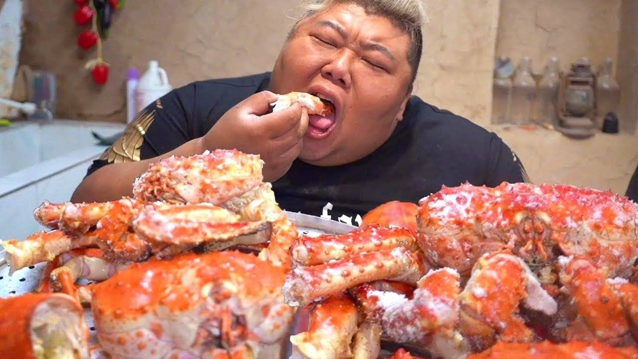 Two king crabs – the monkey was very satisfied.