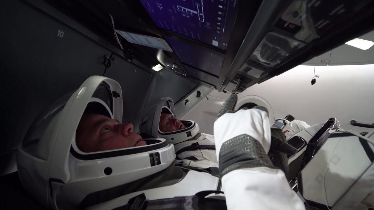 SpaceX Crew Dragon interior [4K]