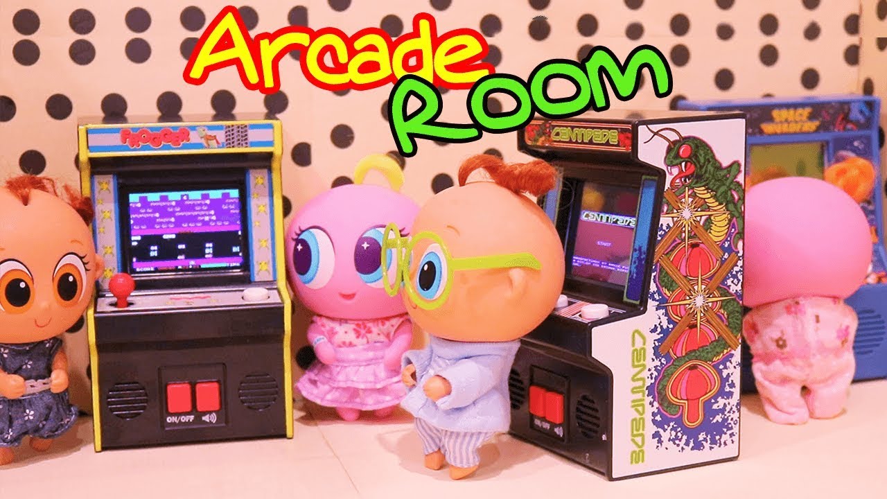 Nerlies Play Video Games | Toys and Dolls Fun for Kids with Babies Playtime in Arcades | Sniffycat