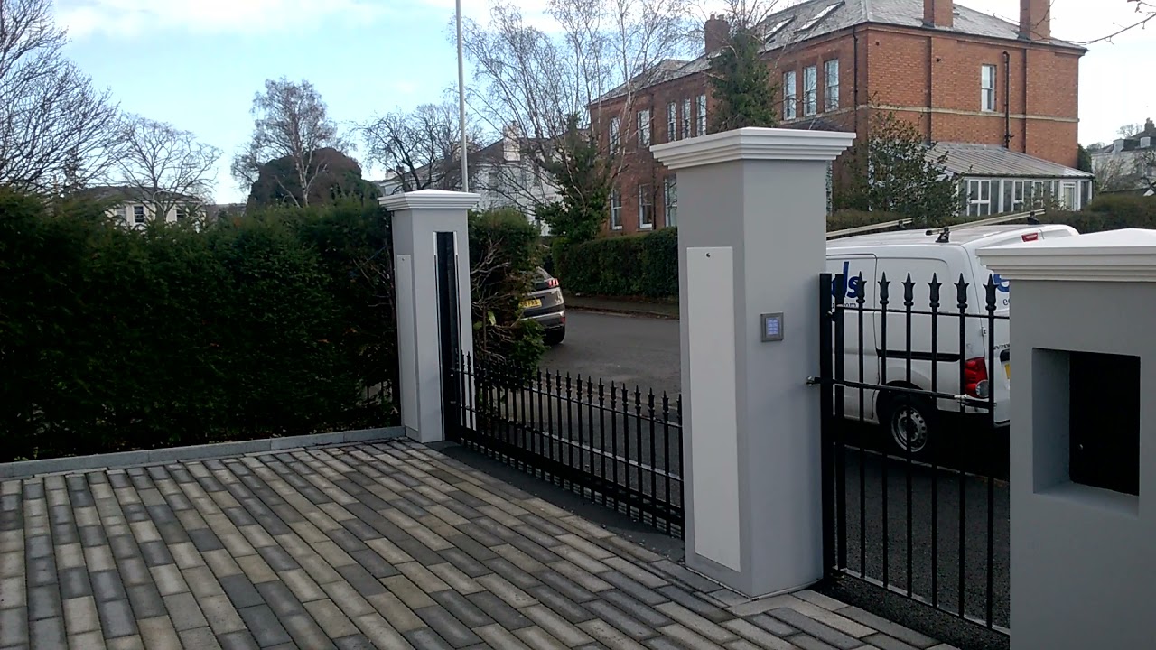Traditional Iron Style Automatic Rising Gate