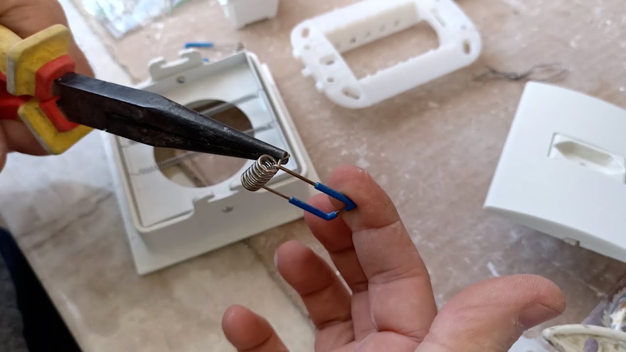 Como colocar presilha de mola em spot led