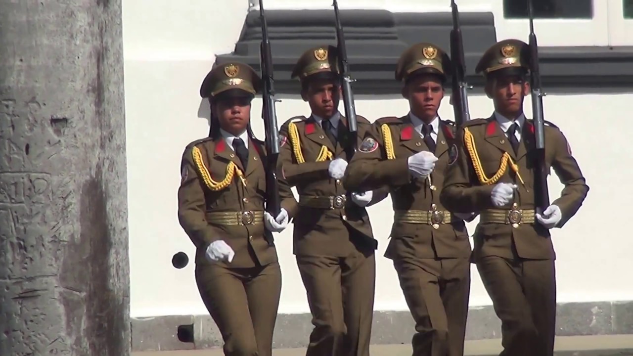 NUESTRA HISTORIA (XIX): Cambio de Guardia (*)