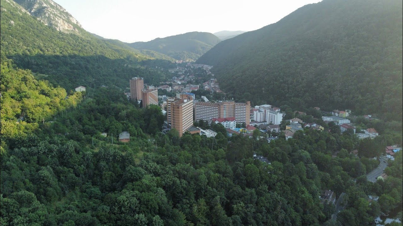 Loc uimitor. Stațiunea Băile Herculane. Imagini aeriene