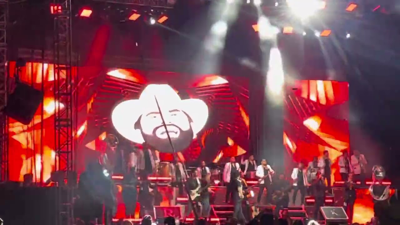 Luis R Conriquez - Su Casa x Peso Pluma (En Vivo 2024)