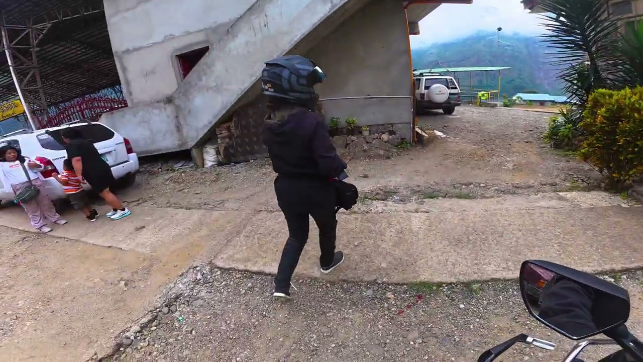 Pinuntahan namin ang isang basketball court sa Bakun, Benguet na may magandang view ng mga bundok