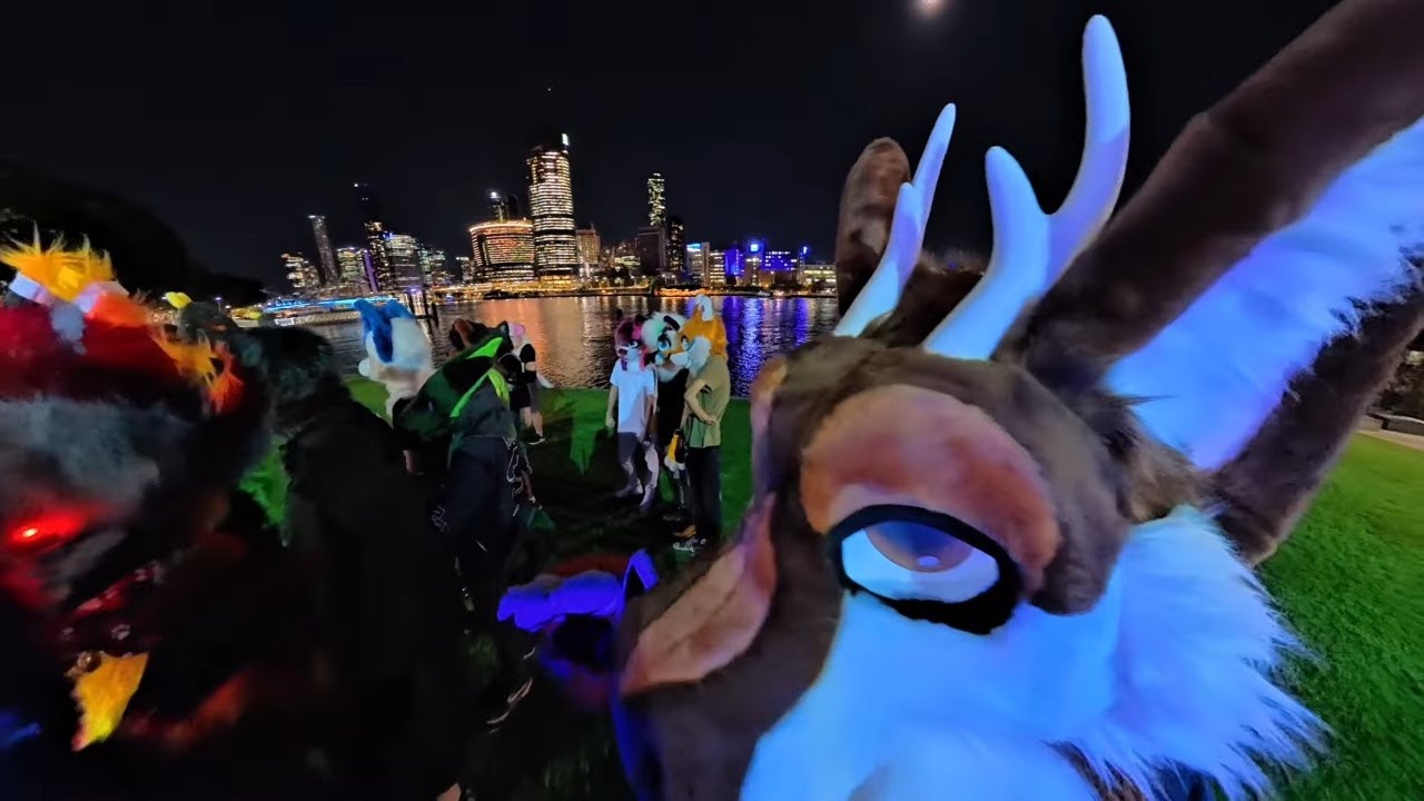 South Bank Fur Meet — самая яркая ночная встреча в истории!