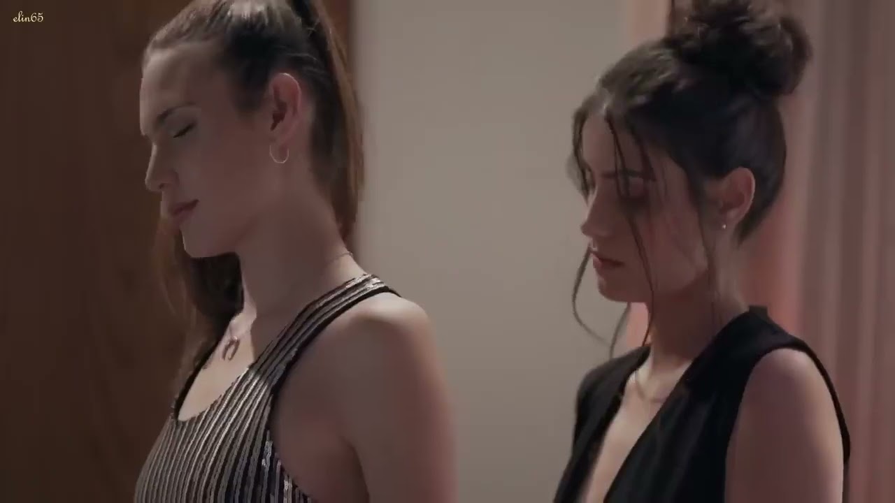 lesbian love💋scene|❤passionate romance 💋|