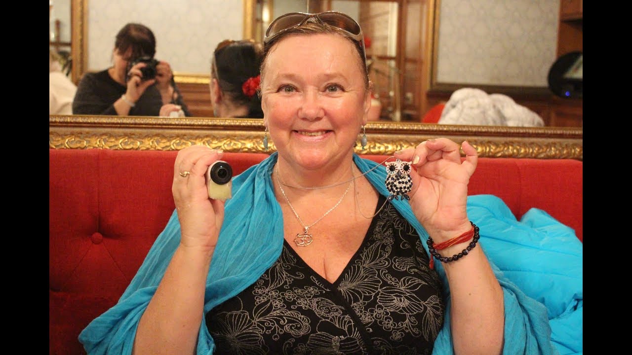 273. В РЕСТОРАНЕ ДЮ НОРД. НАТАЛЬЯ: ШЛИ, ШЛИ, НАШЛИ ХРАМ... ФАБРИКА ИГРАЛЬНЫХ КАРТ.