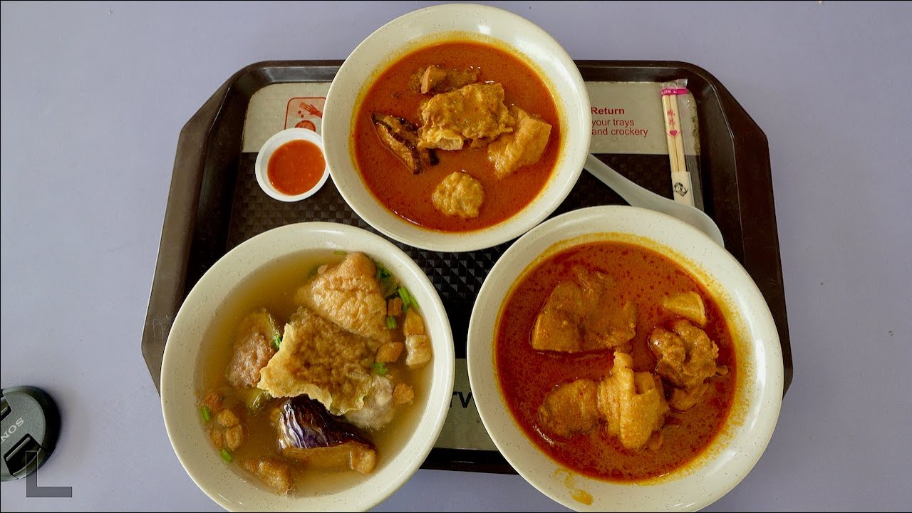(SHORTS) Really good HAKKA YONG TAU FU and CURRY CHICKEN! (Old Airport Road Food Centre, Singapore)