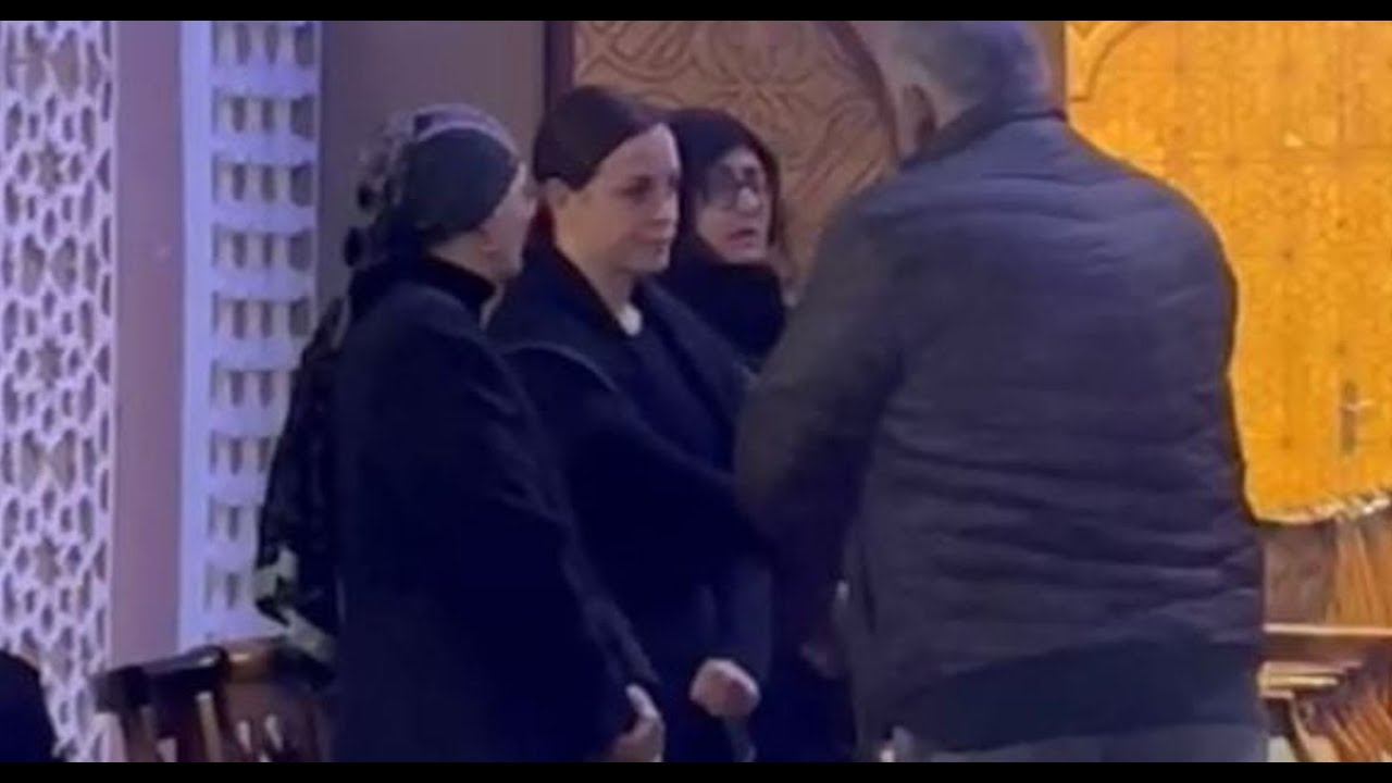 حزن ريهام عبد الغفور لحظة وصول عزاء والدها