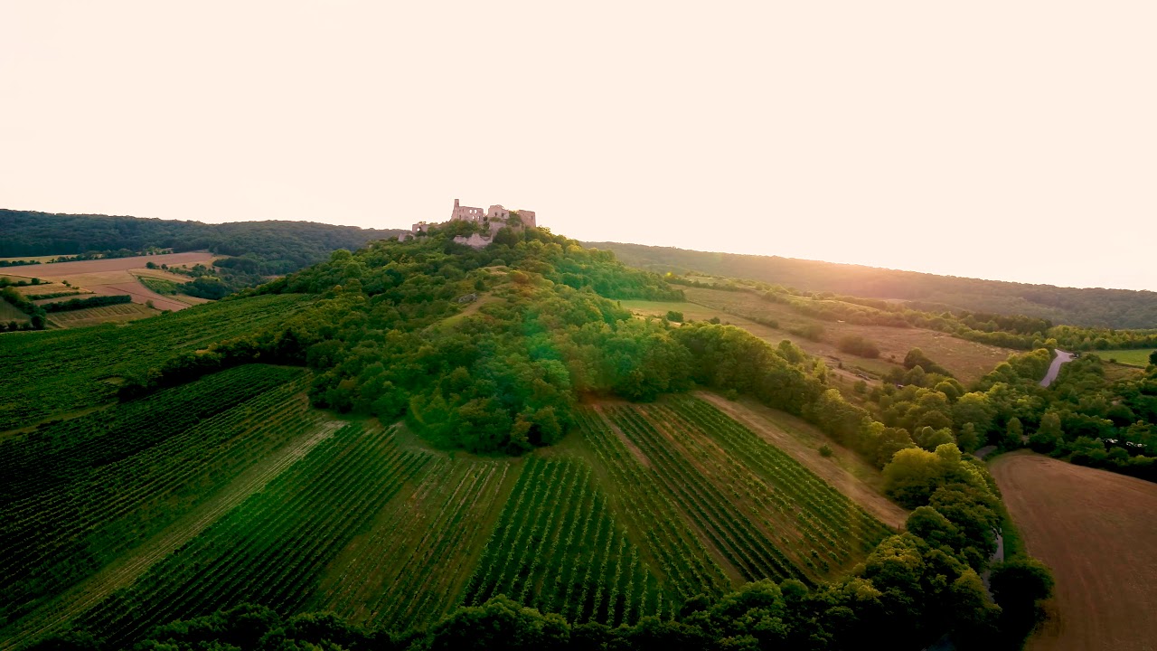 Weinstra&szlig;e Weinviertel Veltlinerland - Weinort Falkenstein