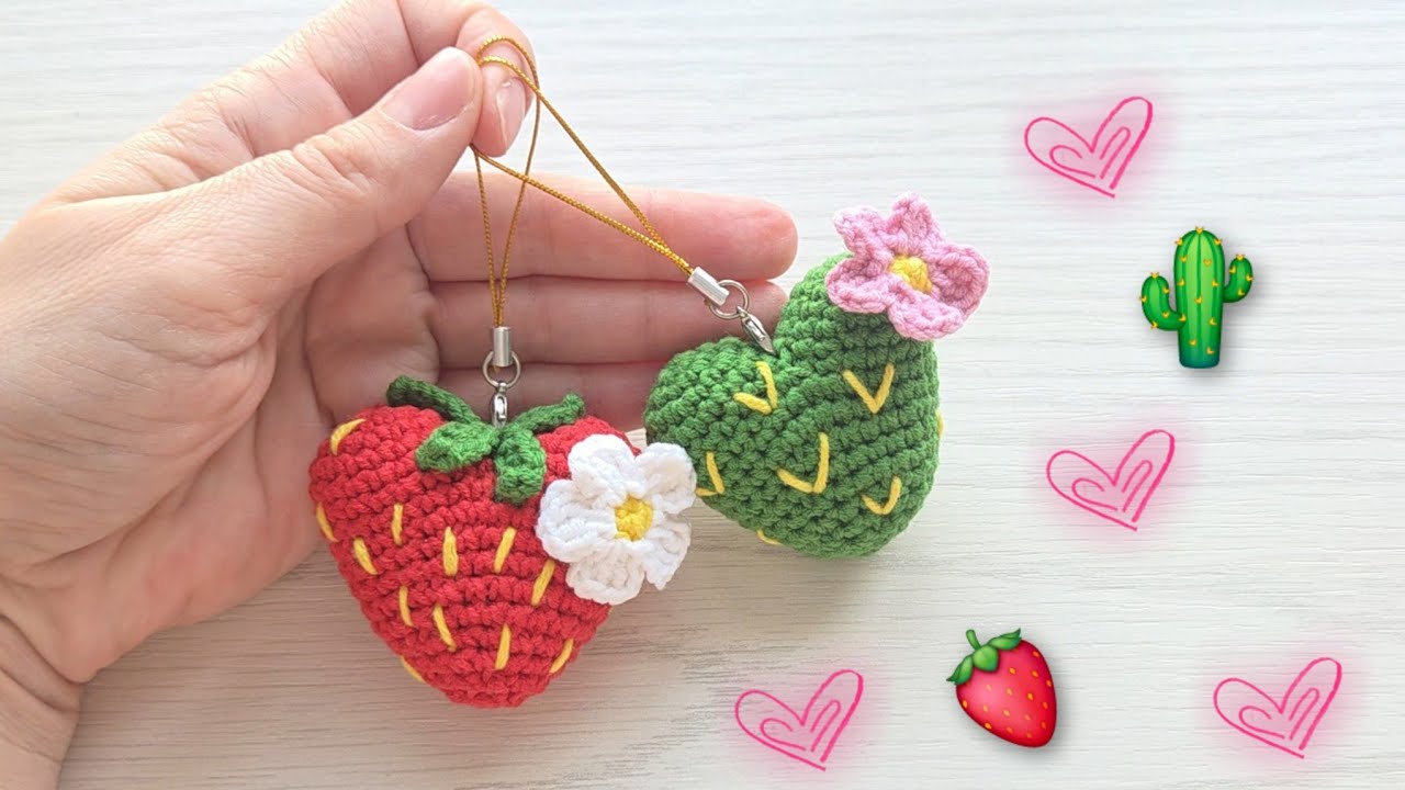 Сердечко брелок вязаное крючком🍓сердечко клубника🌵сердечко кактус🧡crochet heart🧡häkelherzen