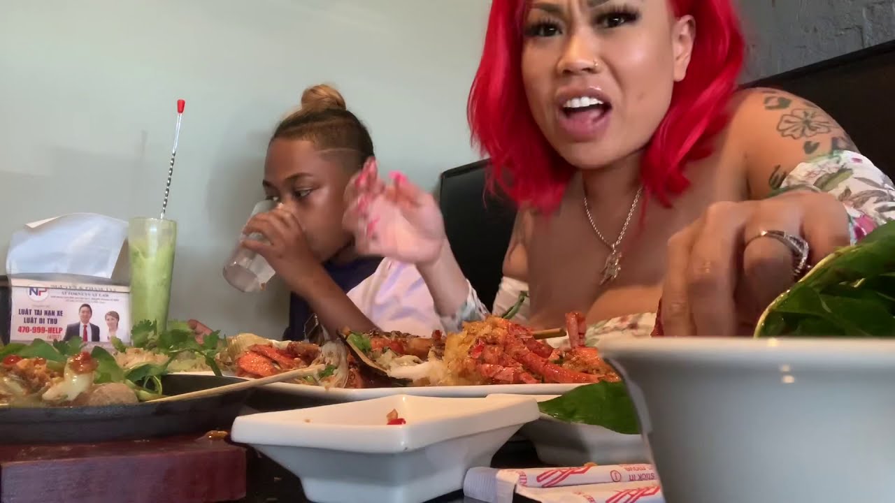 Seafood hotpot Mukbang