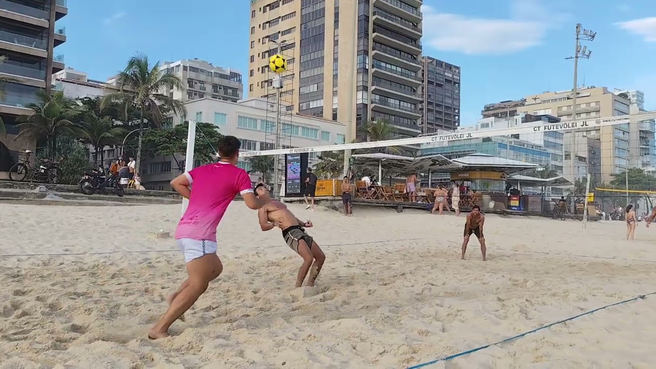 Caniggia e Magrinho x Barradas e Luca