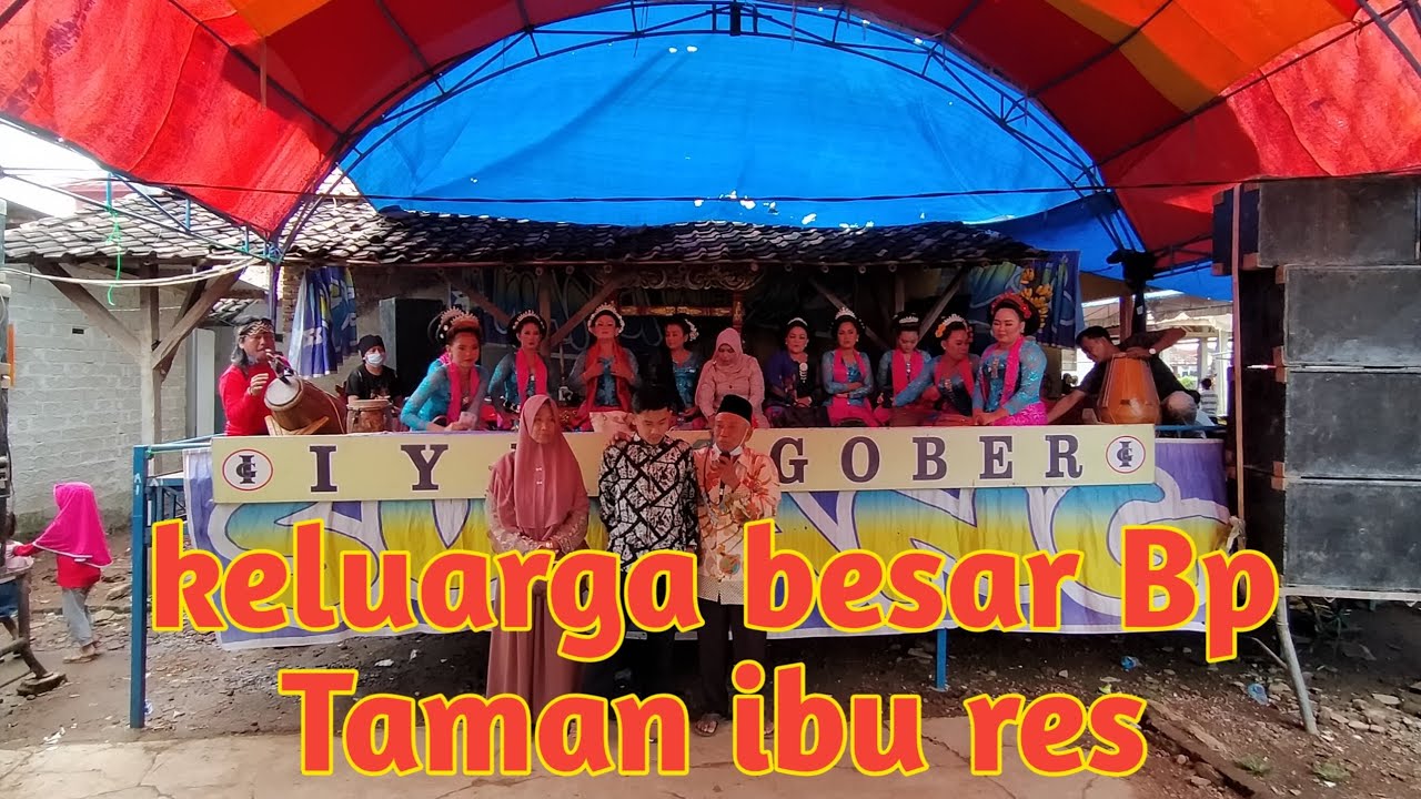 Hiburan kesenian tradisional Kab.Subang - Iyus Gober diacara hajatan Bpk Taman dan keluarga