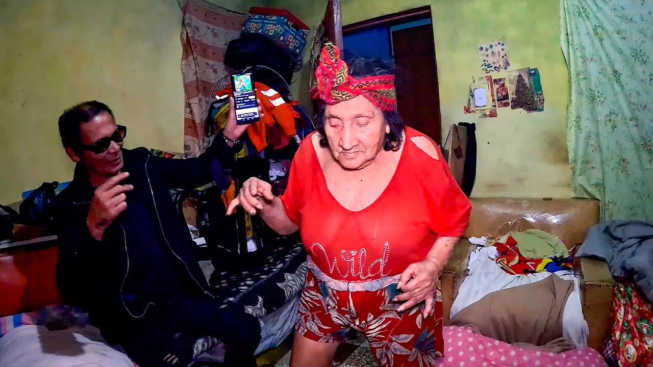 TIENE 90 AÑOS Y ES UN ICONO DEL BAILE EN EL CALLAO  LA TIA ROSITA