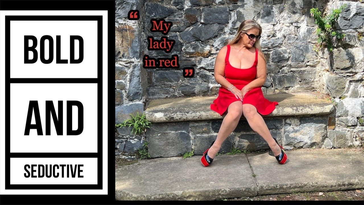 BOLD AND SEDUCTIVE 