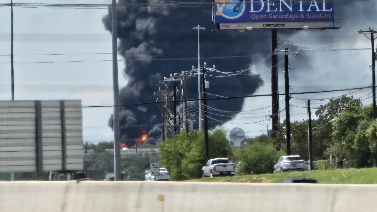 WATCH: San Antonio Fire Department provides update on North Side jacuzzi store fire
