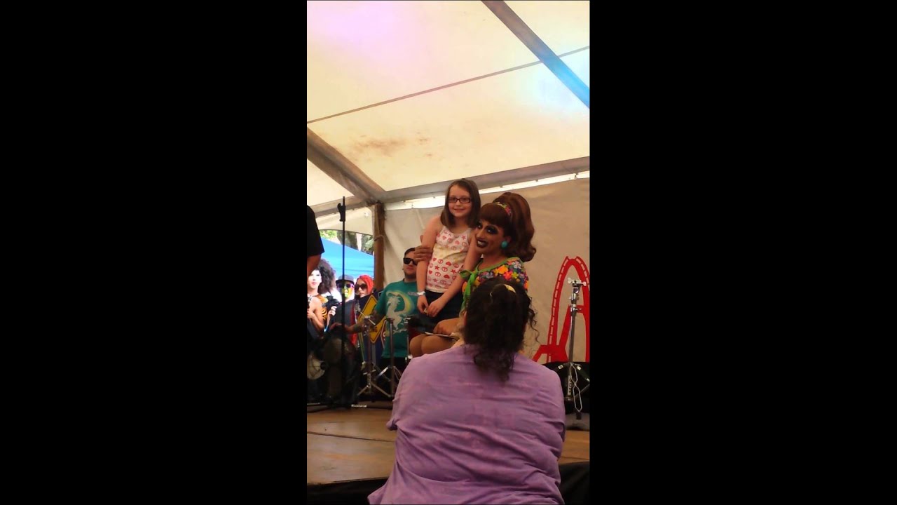 Bianca Makes a new friend and reads Courtney act