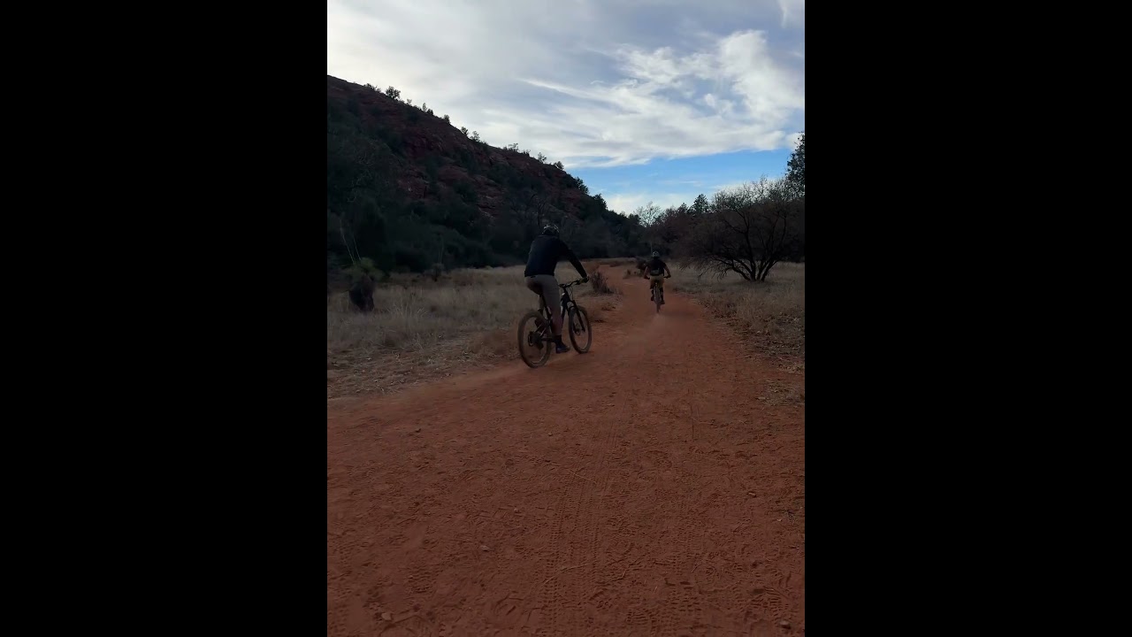 CYCLISTS AT BALDWIN LOOP AZ USA
