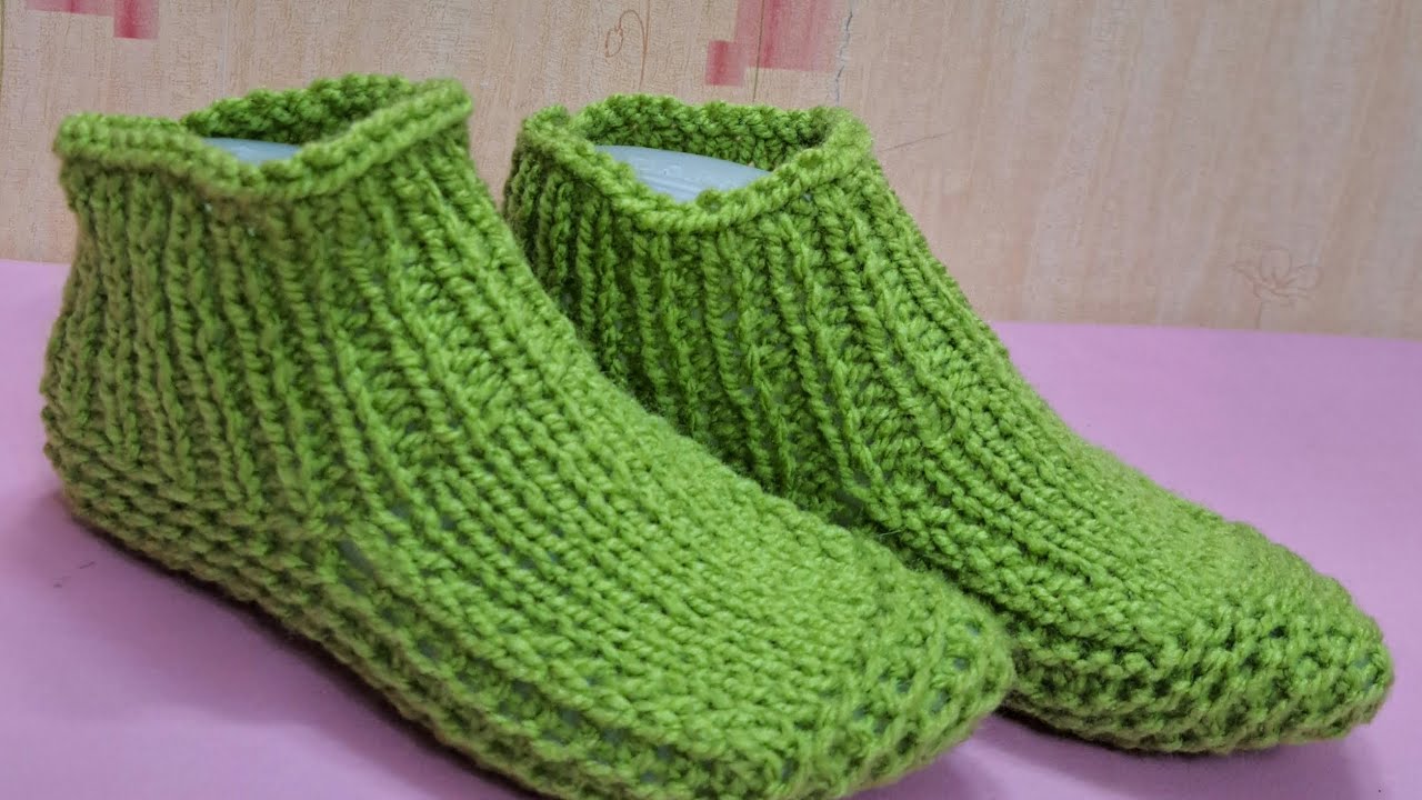 Knitting socks2                         جوراب قلاببافی۲