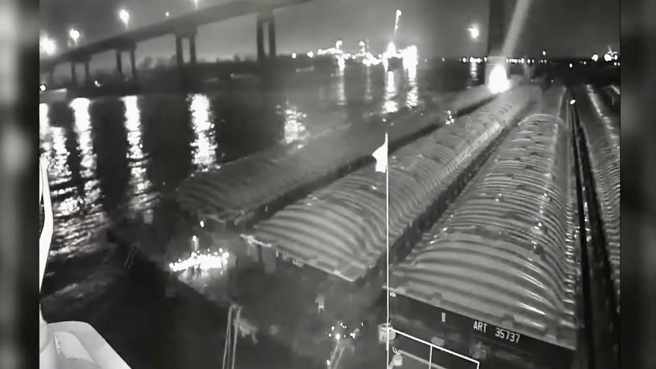Towing vessel collides with bridge; $1.65 million in damage