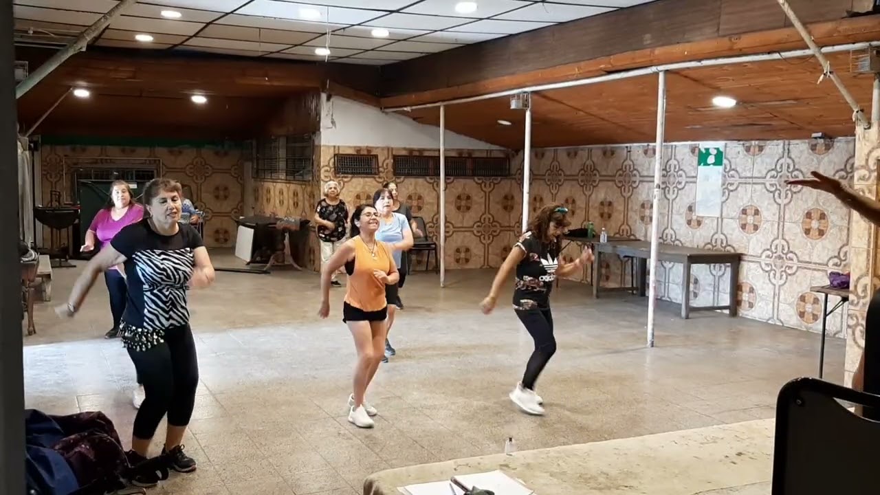 Baile entretenido 15 Lunes 26 de enero 2026 profesora Angela Sierra club los 120 lo Espejo