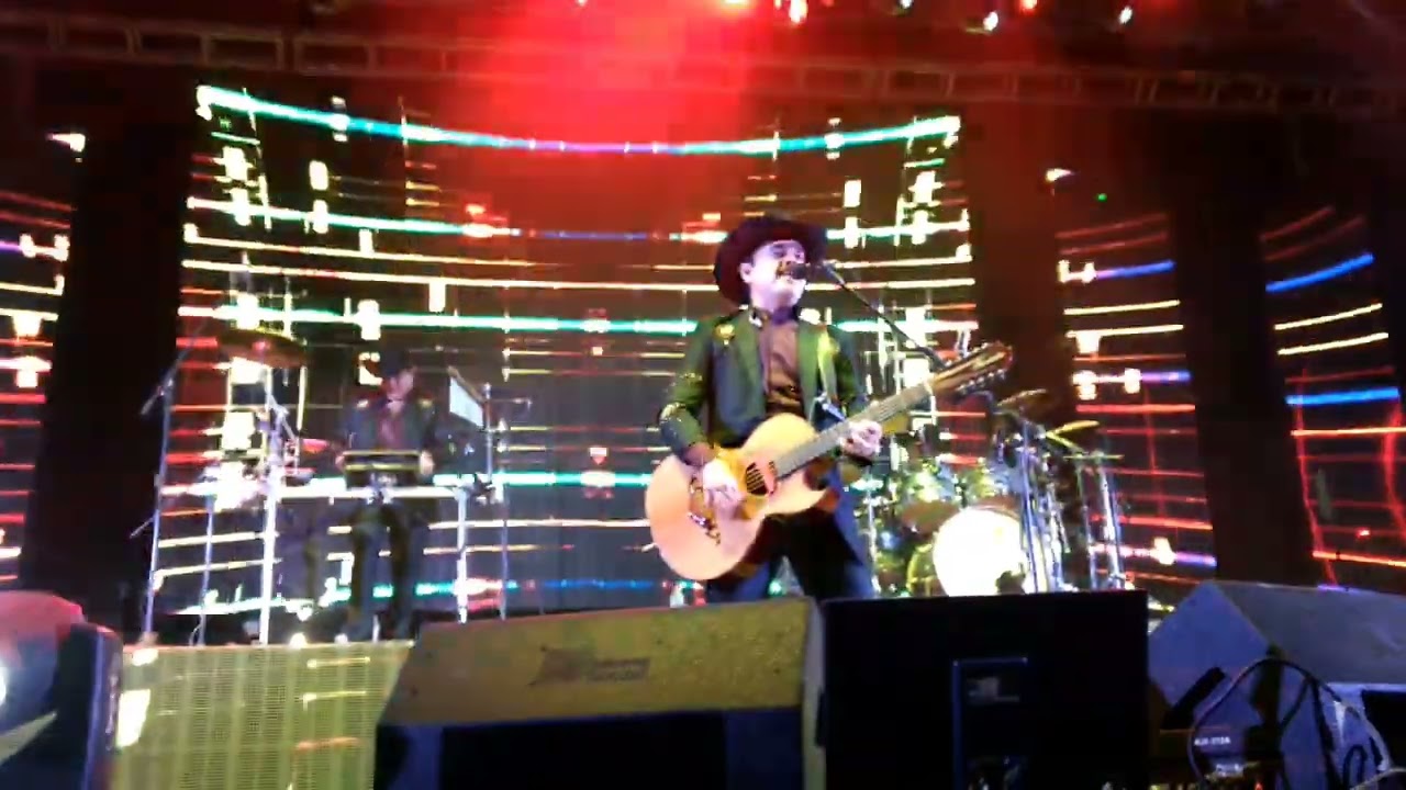Tucanes de Tijuana - Corrido Viejito (Se desgranó la mazorca) EN VIVO