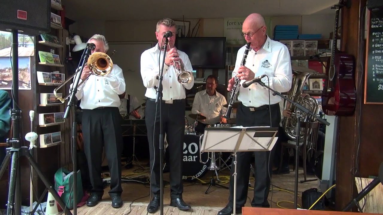 Spectacles Jazzband in Fort Vuren