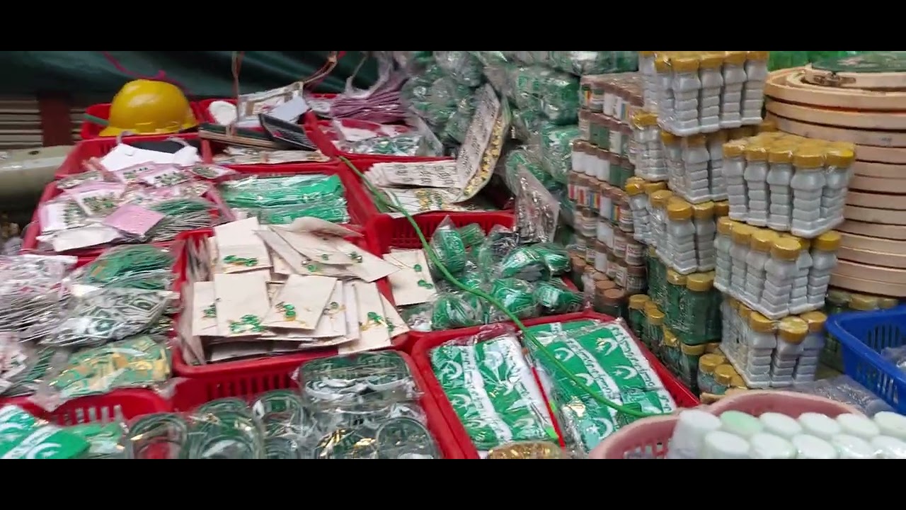Famous Urdu Bazar  lahour 14th August Accessrios pakistan zindabad 024@024
