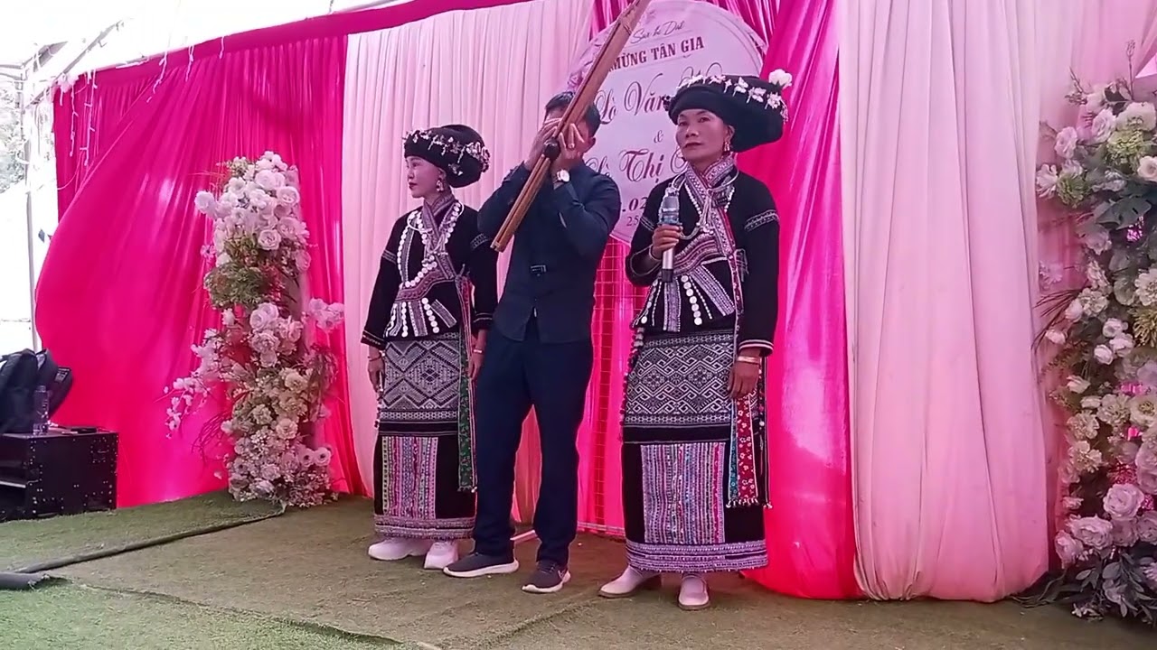 Hát Lào  mừng nhà mới văn năm và thị ngân
