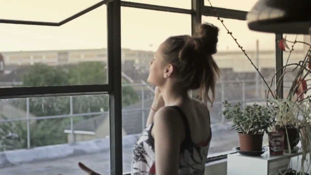Solo Feat  Syron  - Home is where it hurts [Official Music Video]