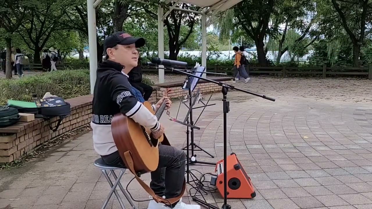 Besame Mucho  베사메 무초 ..  버스킹