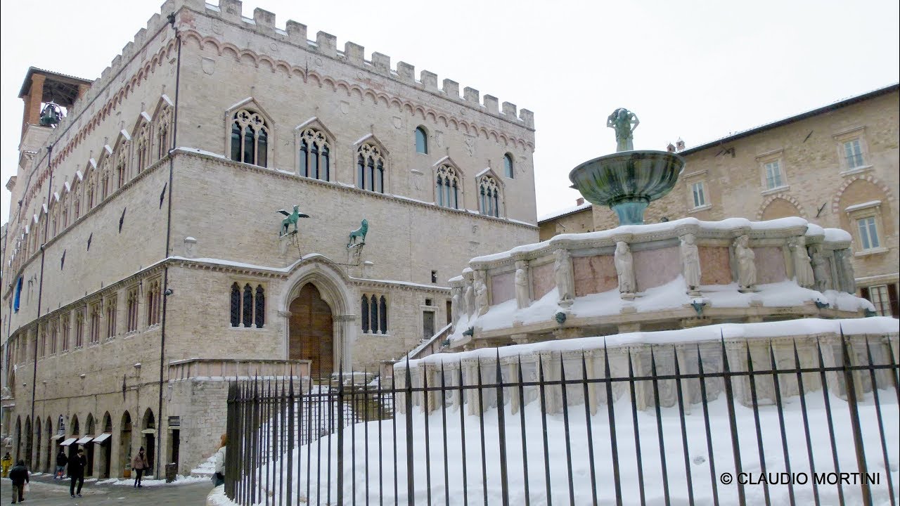 PERUGIA DI NEVE VESTITA - UMBRIA - Full HD