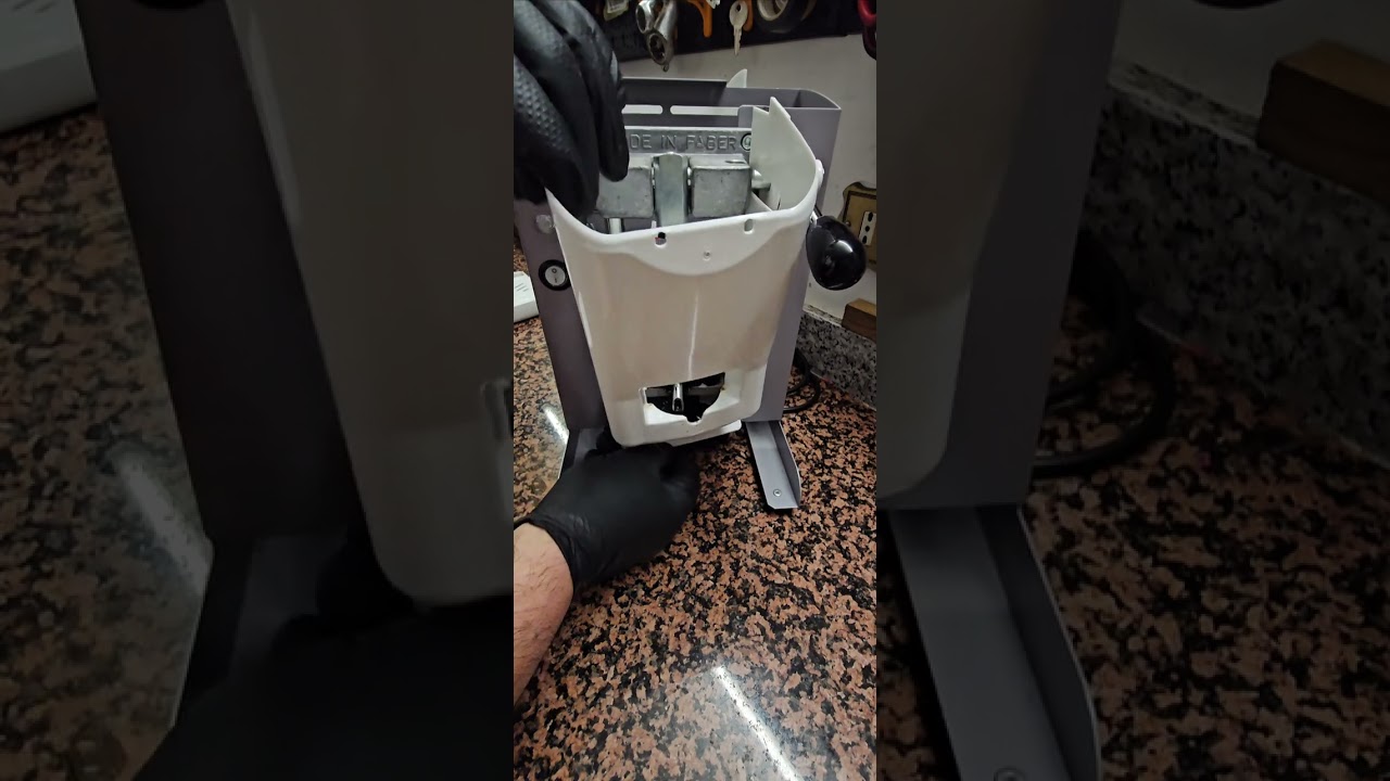 Come rimuovere il Porta cialda lesionato della nostra Faber slot plast.