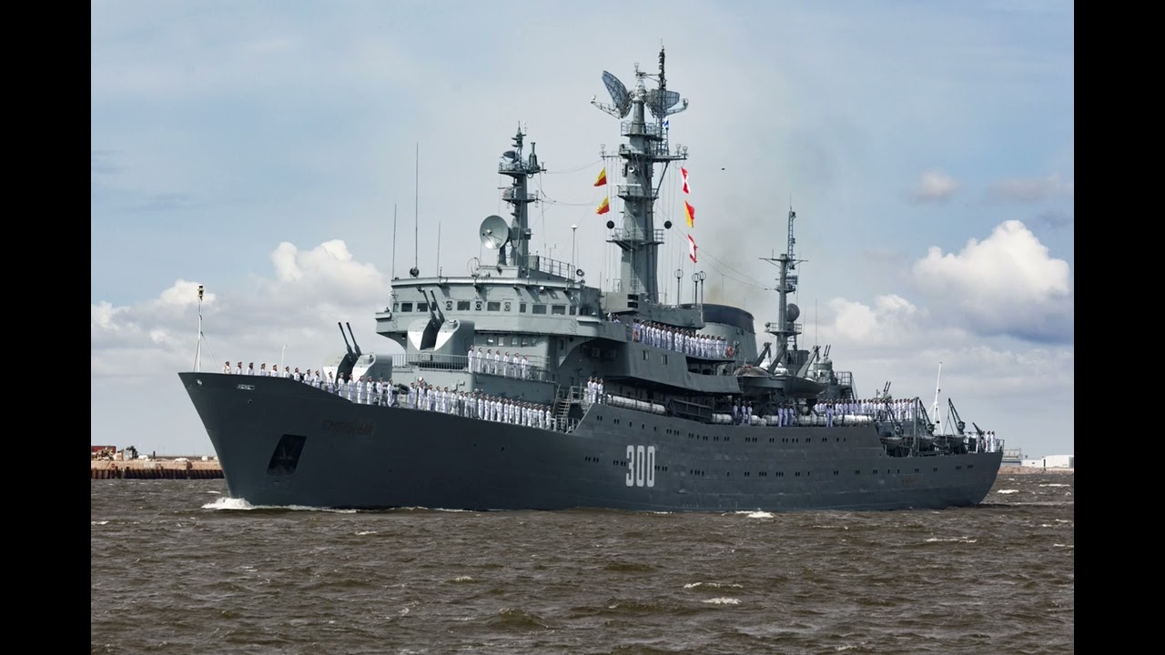 Russian training ship Smolnyy horn
