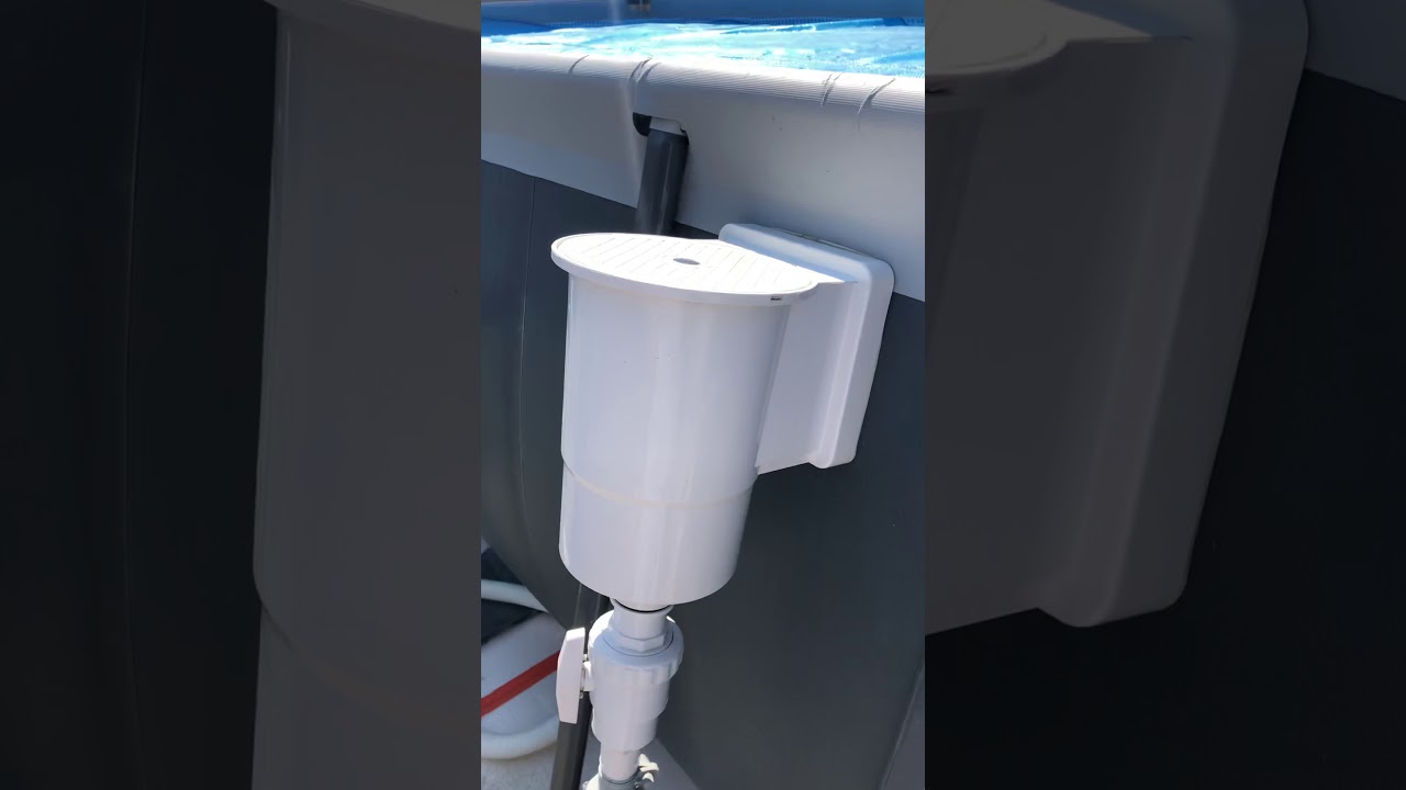 Skimmer sur piscine intex
