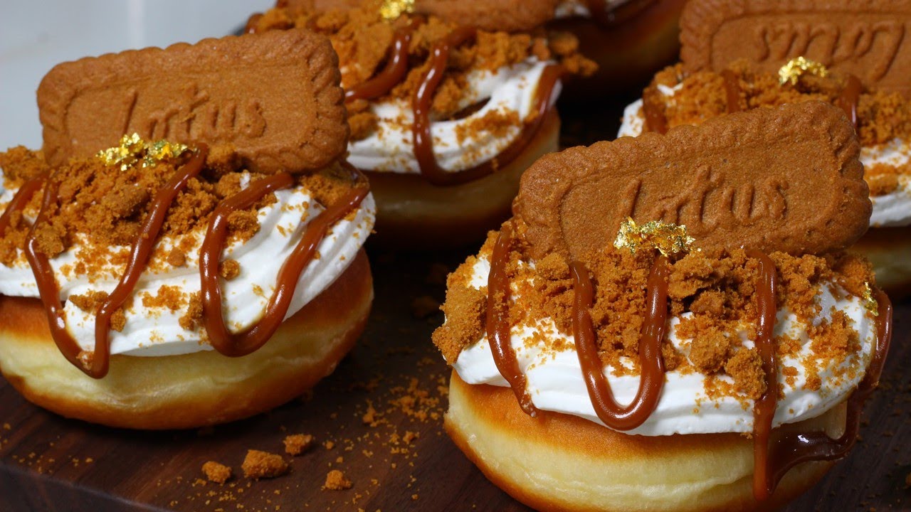 로투스 생크림 도넛 만들기.Making Lotus Whipped Cream Donuts