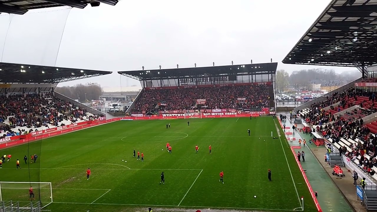 Rot Weiss Essen : SC Freiburg II  2:0 (1:0) 01.04.2023 Impressionen vor dem Spiel