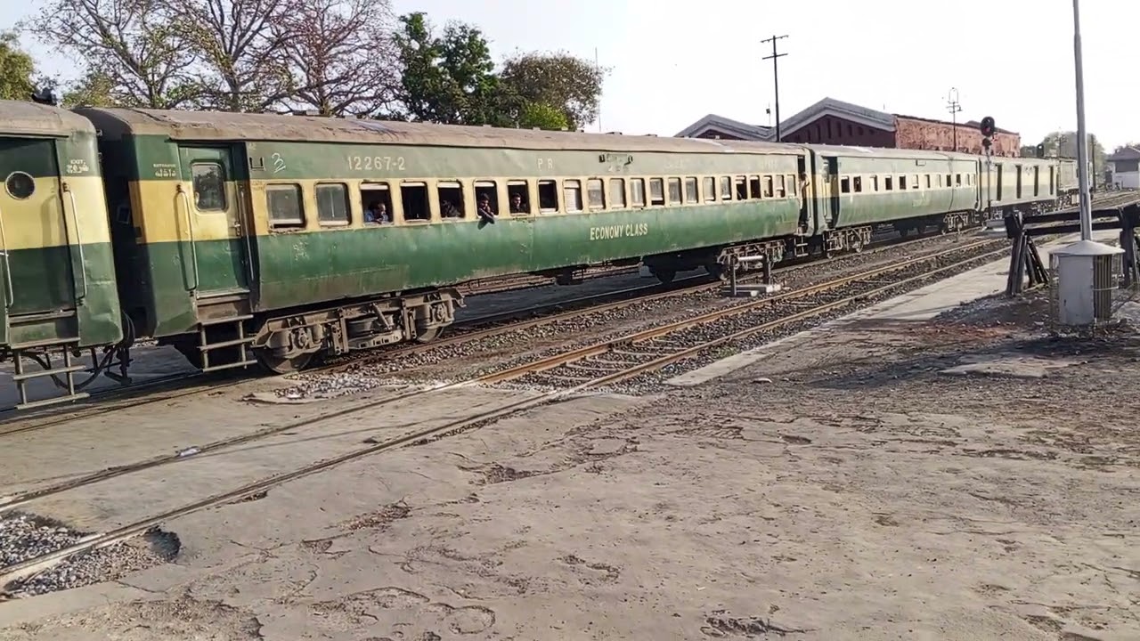 47up Rahman Baba Express And 13up Awam Express Multan D/P 7:50am