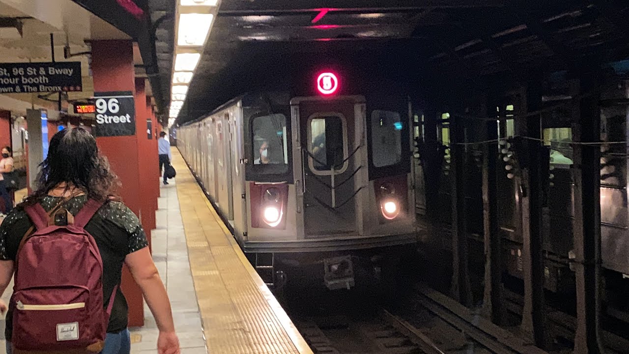 IRT Broadway-7th Avenue Line| (1) Lcl & (2)(3)(5) Exp Train Action @ 96 Street (R62/A, R142)