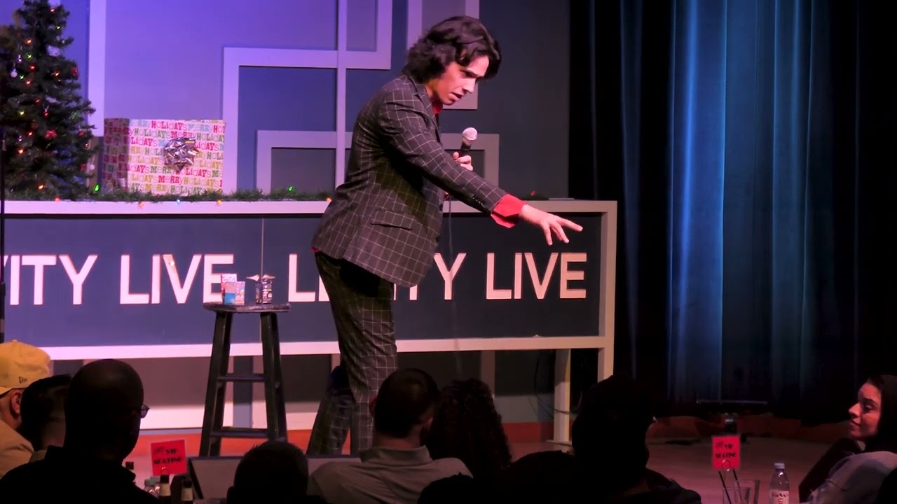 Концерт в Уэст-Найаке, штат Нью-Йорк | Стендап Троя Бонда