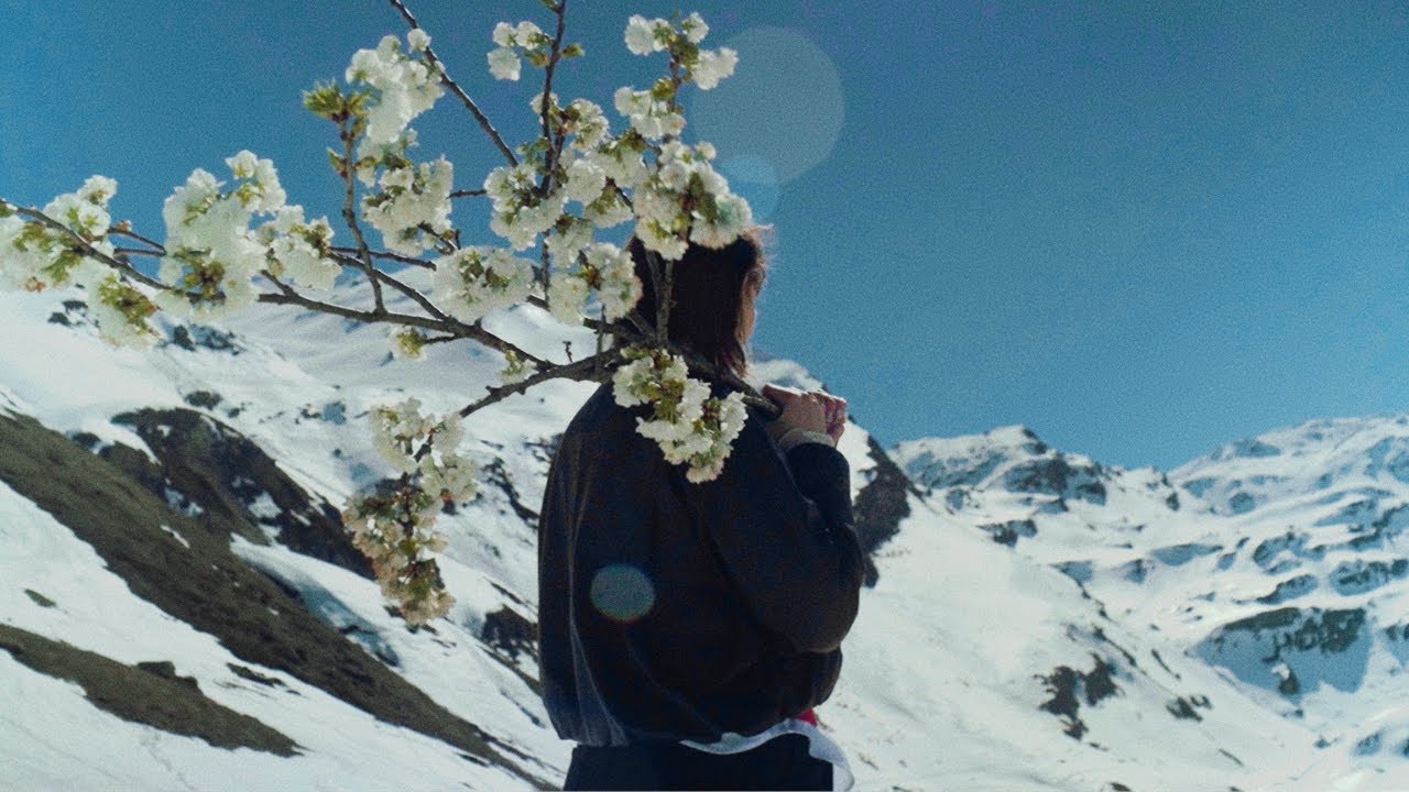 Chloé Antoniotti - Sakura (Video)