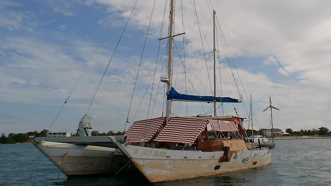 CATAMARAN LIFE. Routine on our Wharram