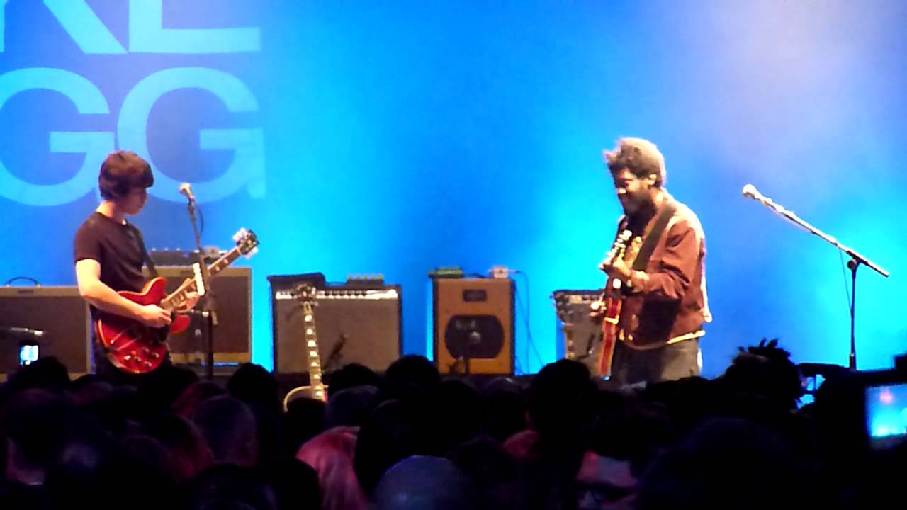 JAKE BUGG FT MICHAEL KIWANUKA 'WORRY WALKS BESIDE ME' @ ROYAL ALBERT HALL, LONDON FEB 2014