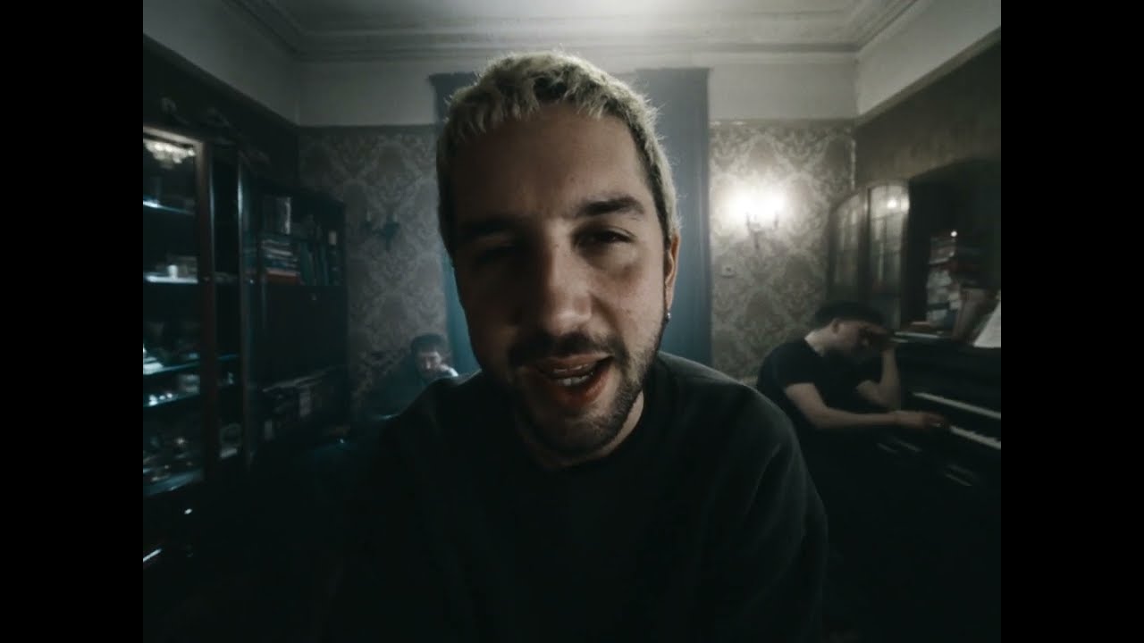 Humour - Neighbours (official video)