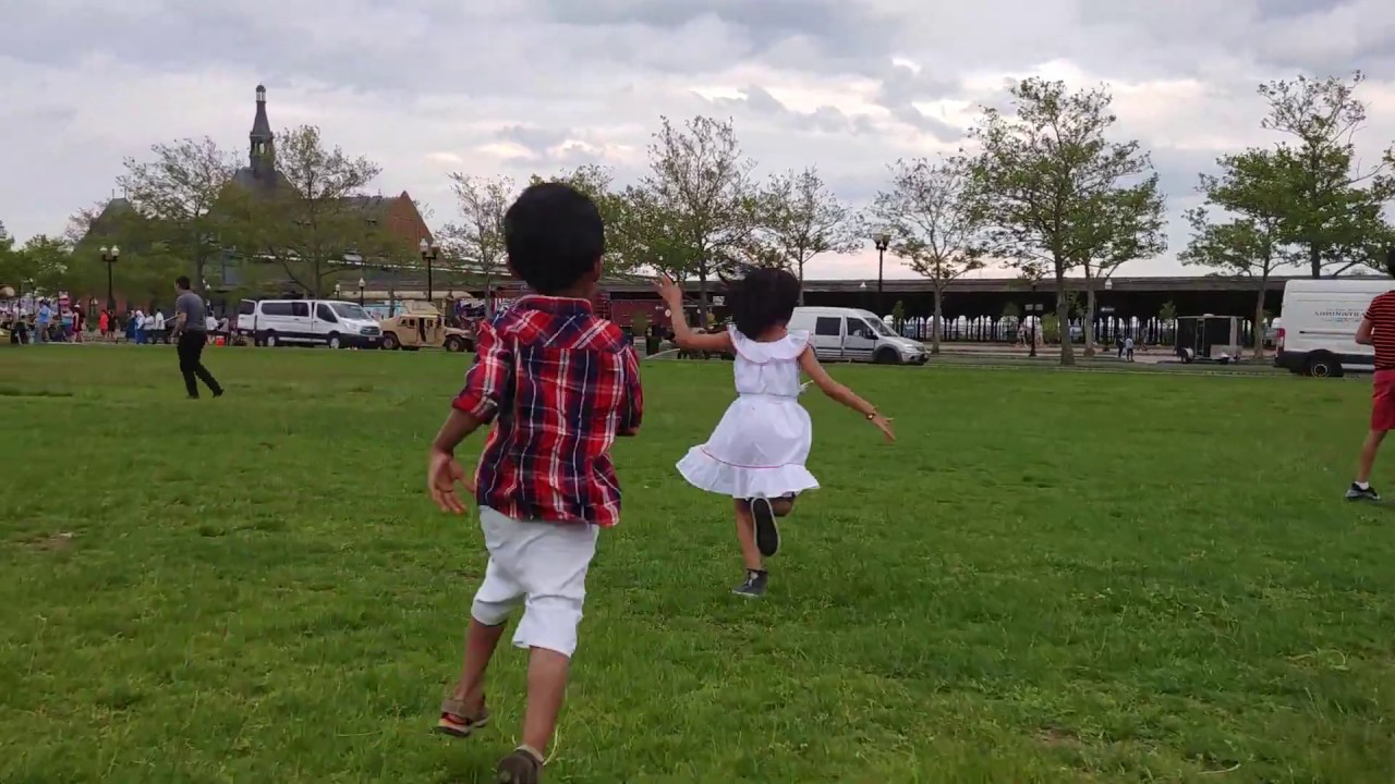 Zhiyun Handheld Gimbal Stabilizer - Test Video - Running with Kids
