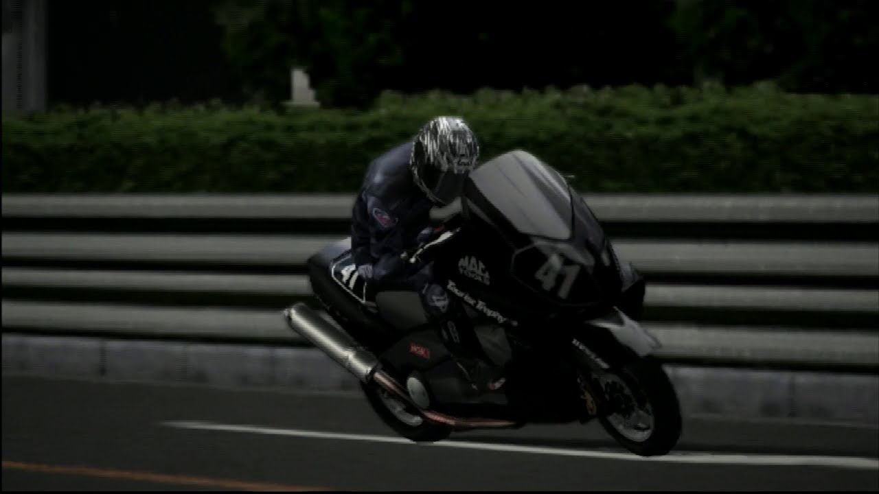 Tourist Trophy - TMAX Cup