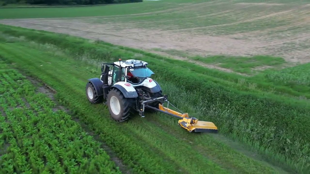 Feldränder mulchen mit Valtra T 215 und Müthing Mulcher | Drohnenaufnahmen